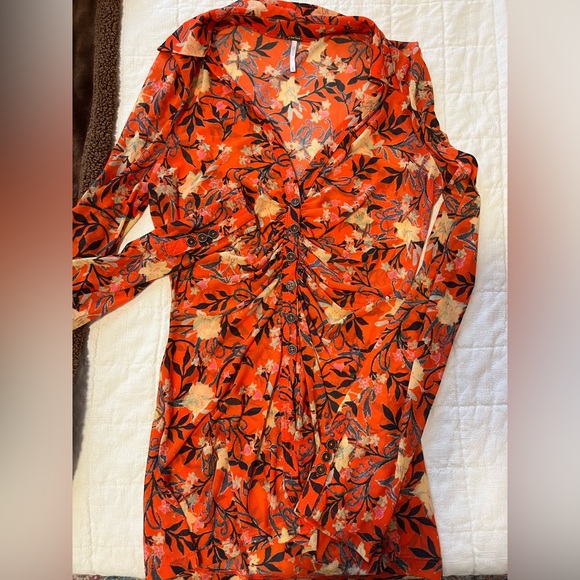 Free People beautiful long sleeve - Picture 2 of 4